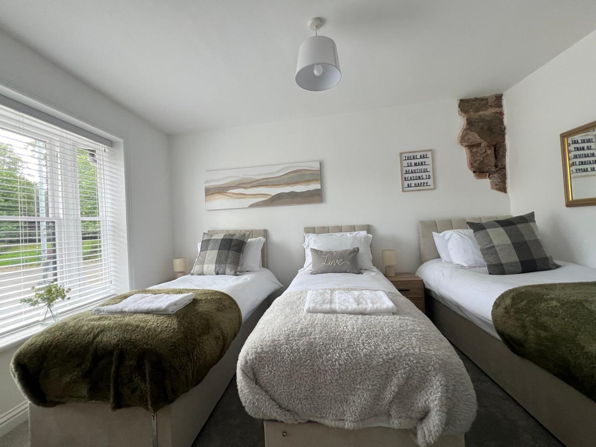 Luxury 2-bed Warwickshire Gem Apartment *