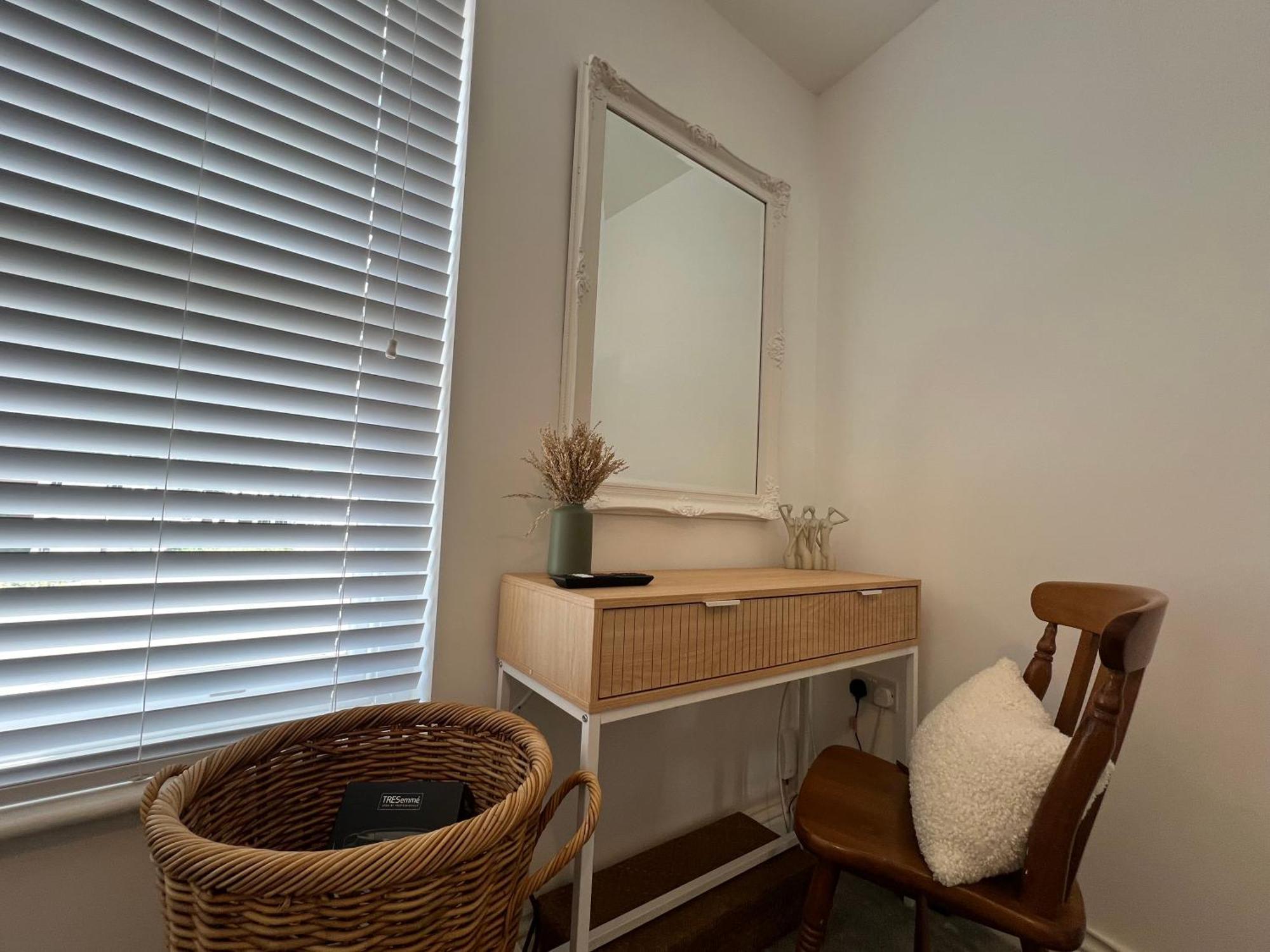 Luxury 2-bed Warwickshire Gem *